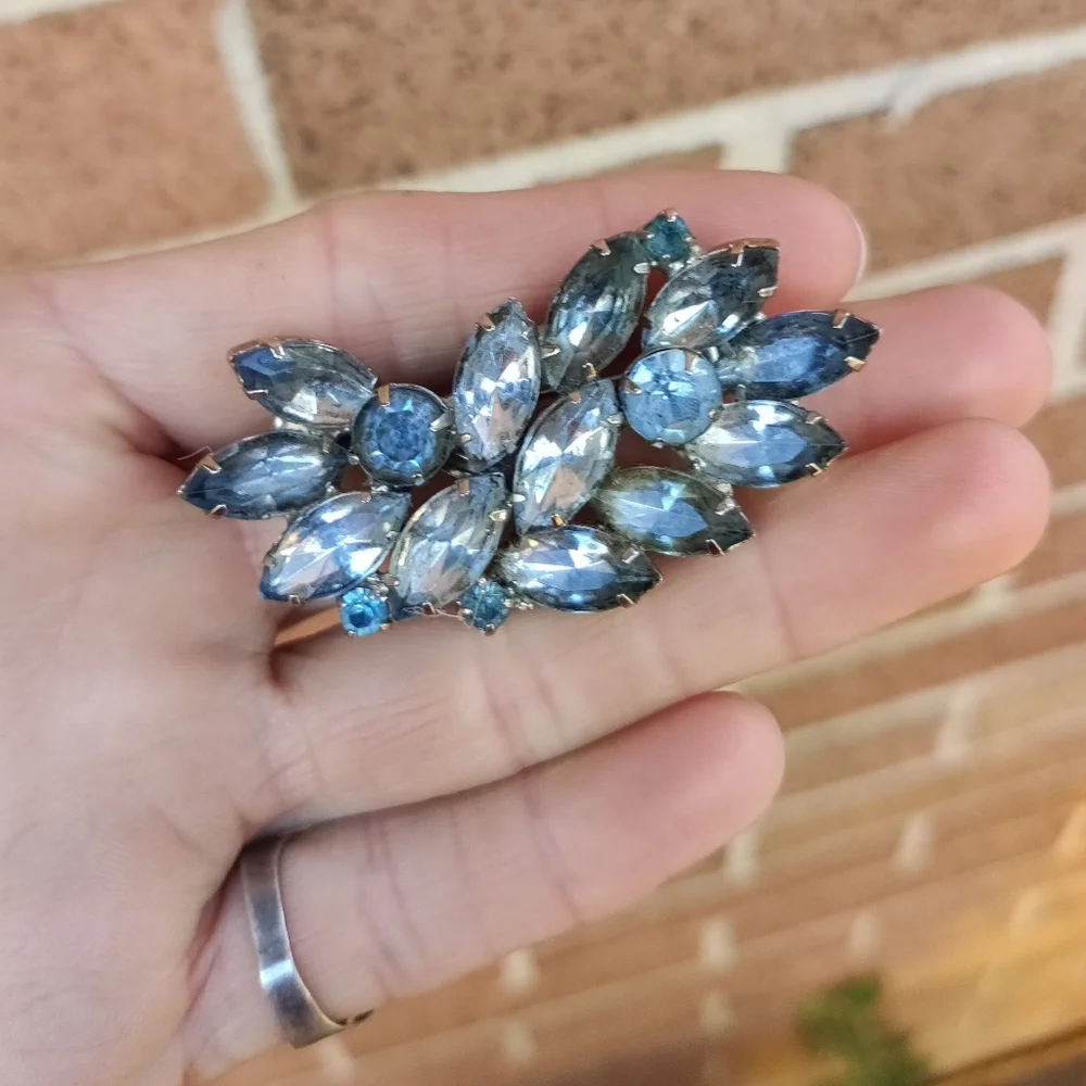 Vintage Blue Rhinestone Brooch - Picture 4 of 7